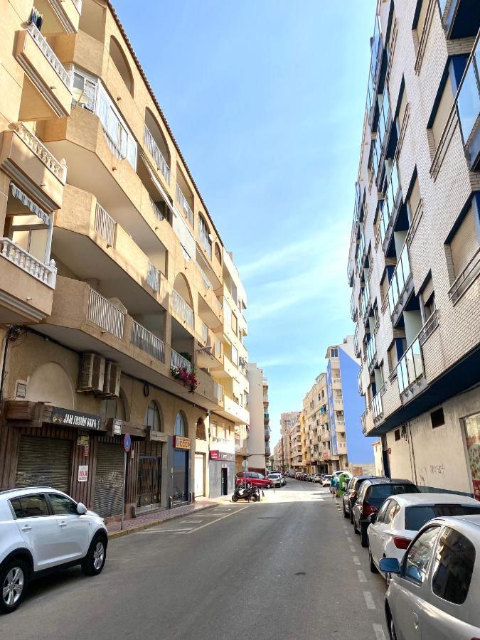 Locos Beach Holiday Apartments Torrevieja Exterior foto